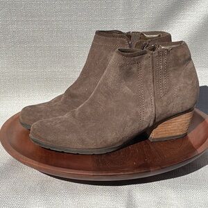 Blondo Valli 2.0 Bootie with Waterproof Sole Seam Brown Suede Size 8